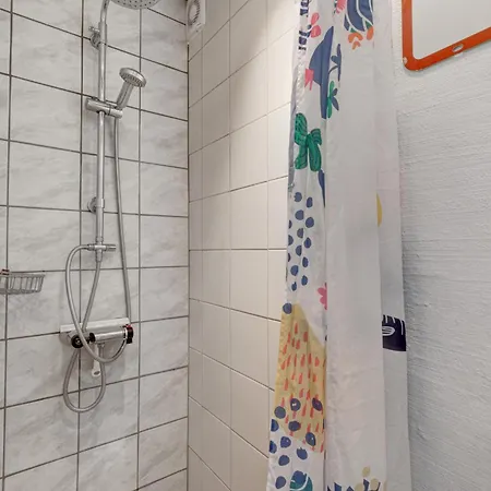 Beautiful With Access To A Large Covered Pool *